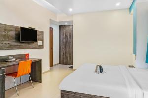 super townhouse the upper room near pune airport