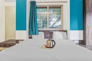 super townhouse the upper room near pune airport