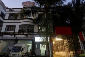 super townhouse the upper room near pune airport