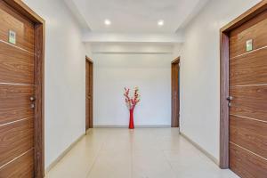 super townhouse the upper room near pune airport