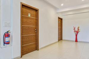 super townhouse the upper room near pune airport