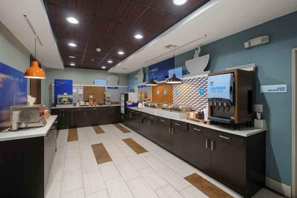 holiday inn express carlsbad by ihg