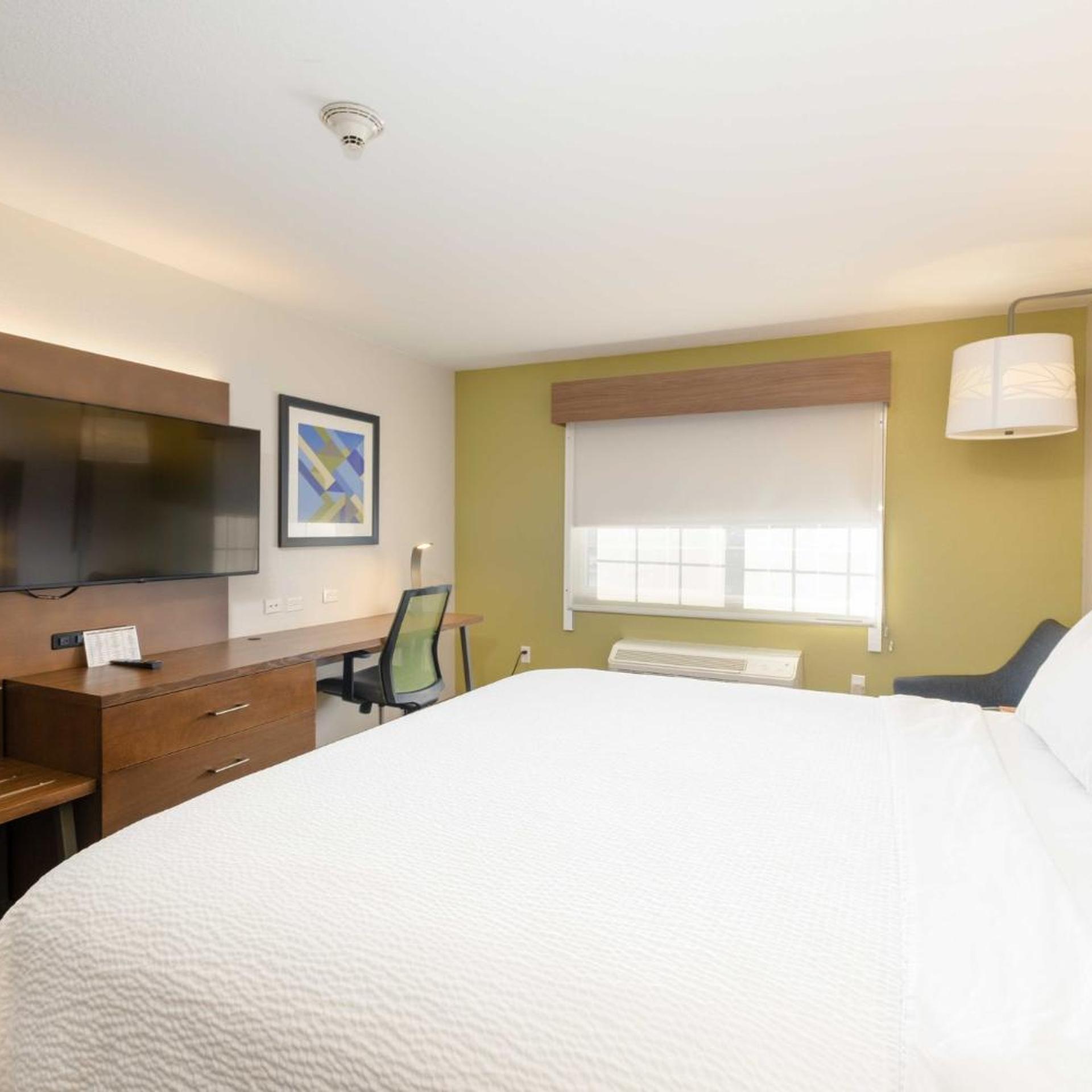 holiday inn express carlsbad by ihg