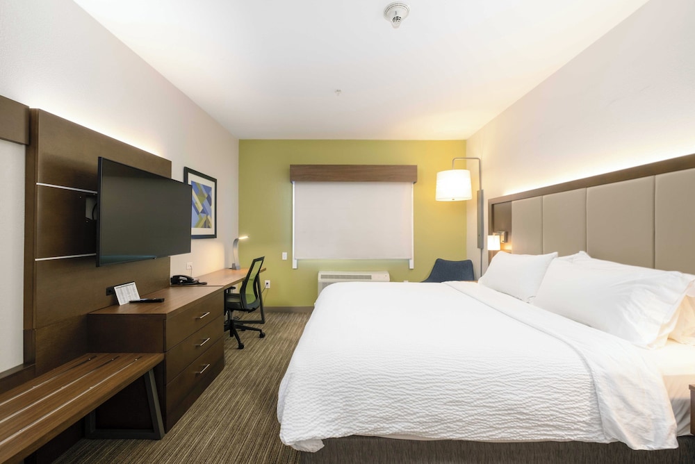holiday inn express carlsbad by ihg