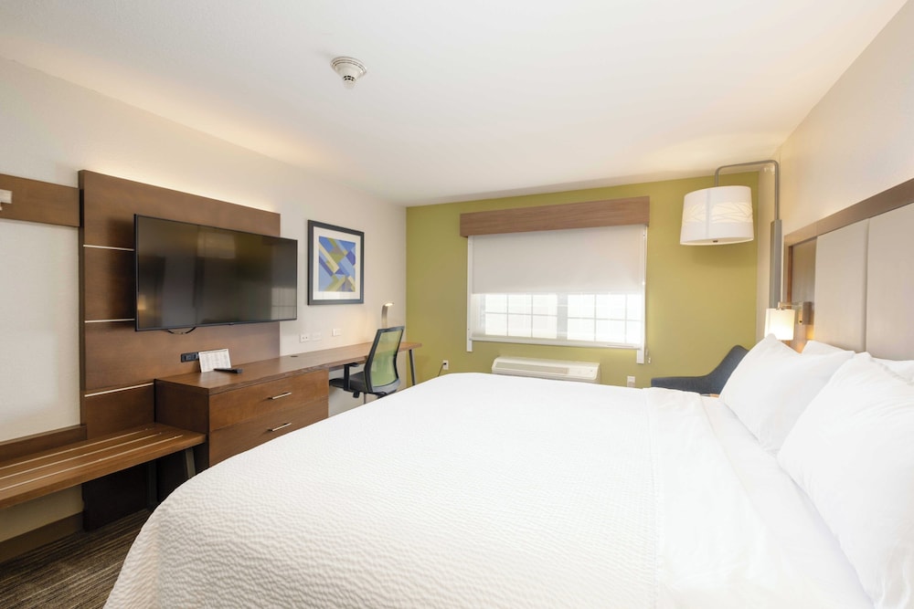 holiday inn express carlsbad by ihg