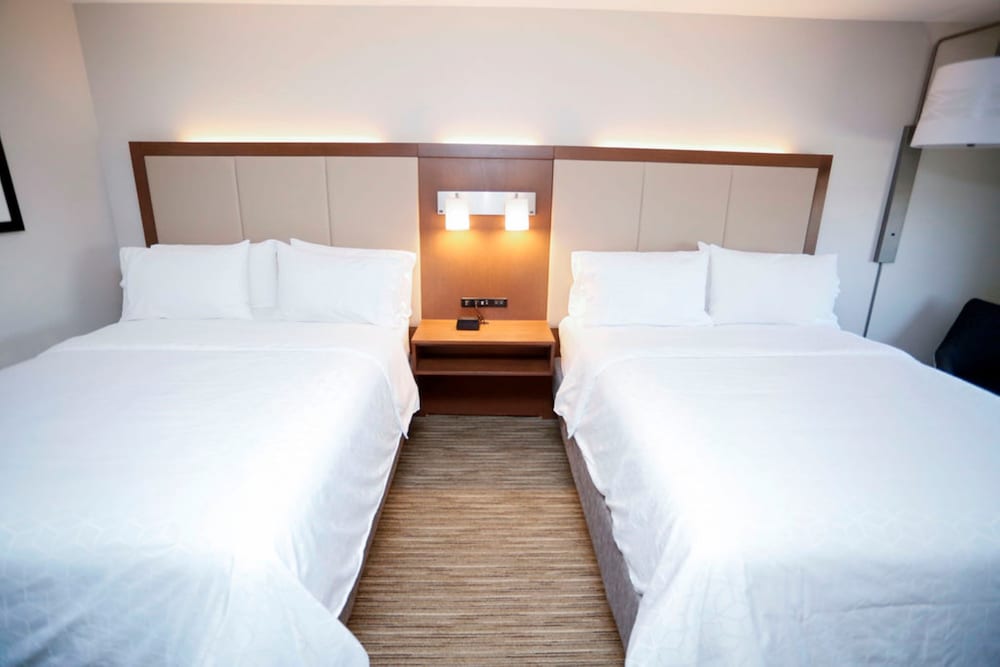 holiday inn express carlsbad by ihg