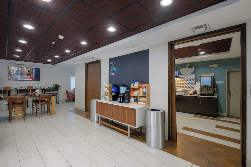holiday inn express carlsbad by ihg