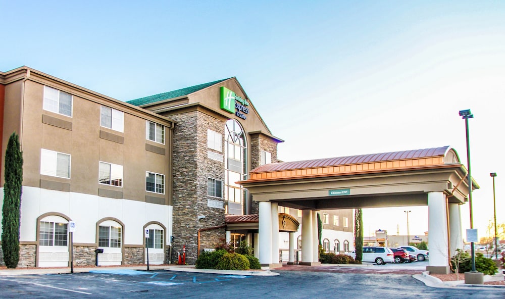 holiday inn express carlsbad by ihg
