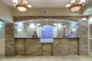 holiday inn express carlsbad by ihg