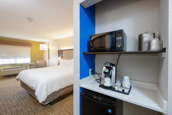 holiday inn express carlsbad by ihg