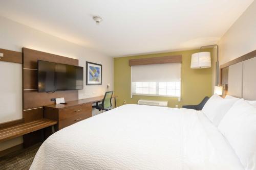 holiday inn express carlsbad by ihg