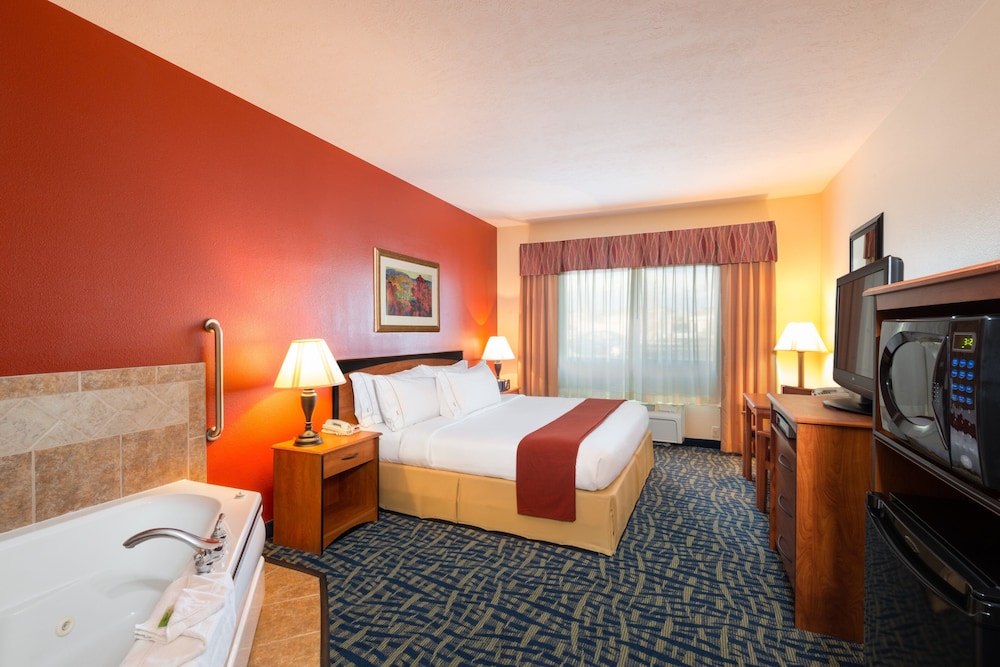 holiday inn express and suites alamosa by ihg