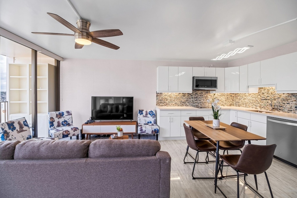 tower 2 suite 3009 qqp 1 bedroom home