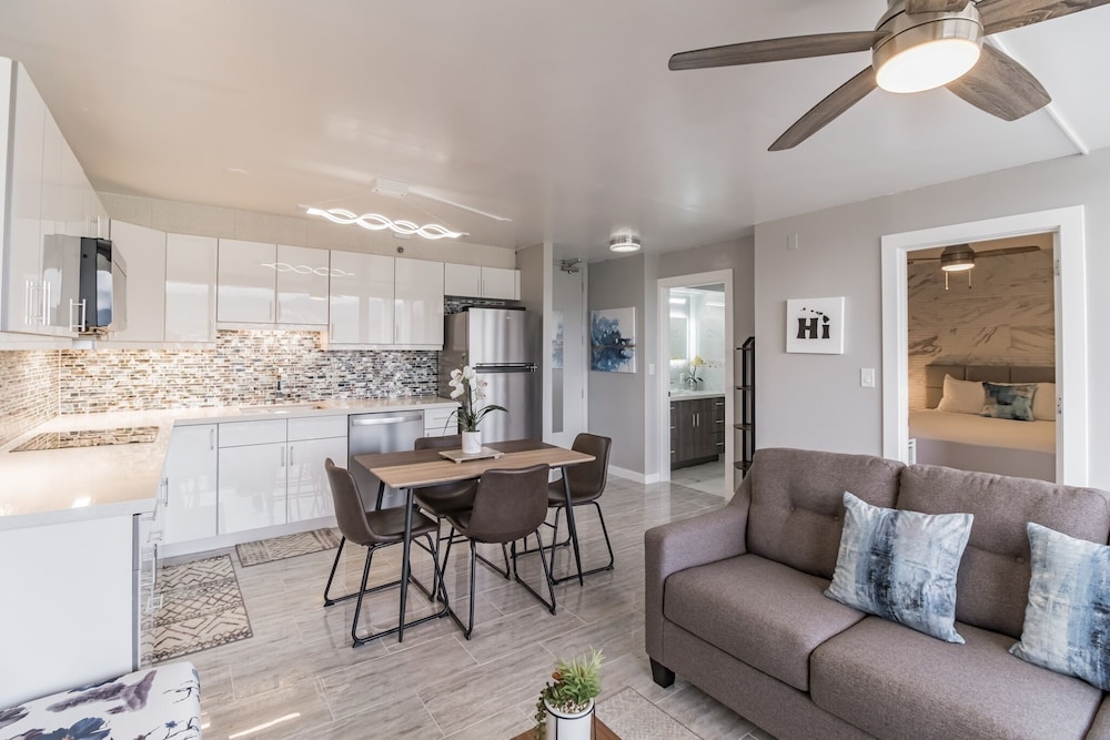 tower 2 suite 3009 qqp 1 bedroom home