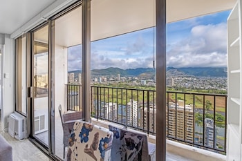 tower 2 suite 3009 qqp 1 bedroom home