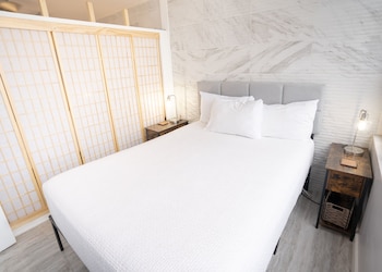 tower 2 suite 3009 qqp 1 bedroom home