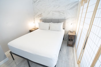 tower 2 suite 3009 qqp 1 bedroom home