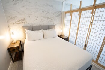 tower 2 suite 3009 qqp 1 bedroom home