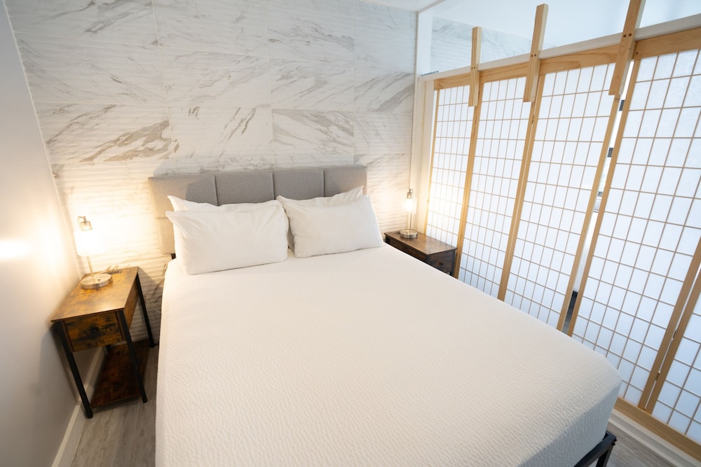 tower 2 suite 3009 qqp 1 bedroom home