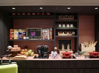 moxy athens city
