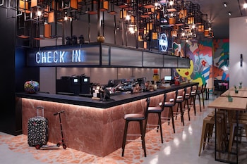 moxy athens city