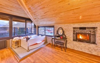 agva pieria luxury hotel