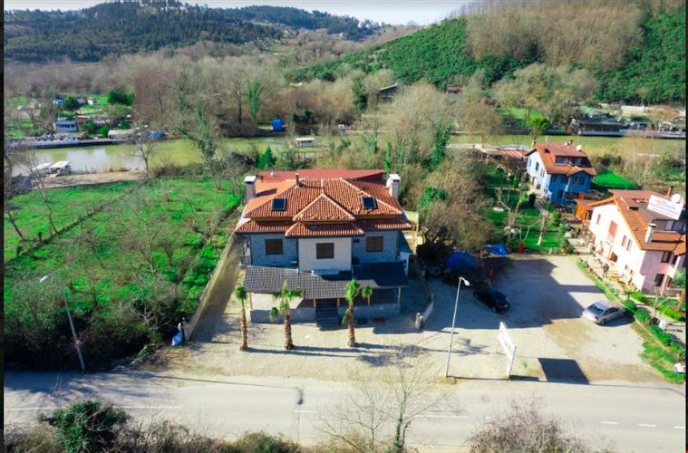 agva pieria luxury hotel