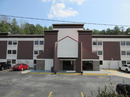 quality inn and suites near six flags east