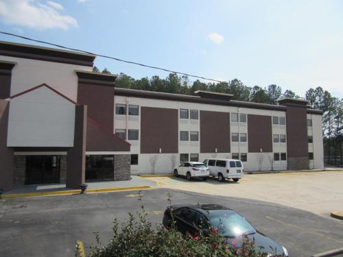 quality inn and suites near six flags east