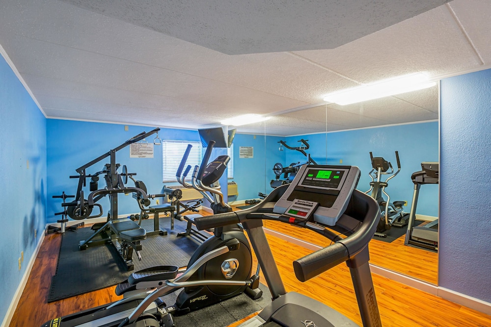 quality inn and suites near six flags east