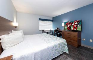 hometowne studios by red roof wilmington new castle