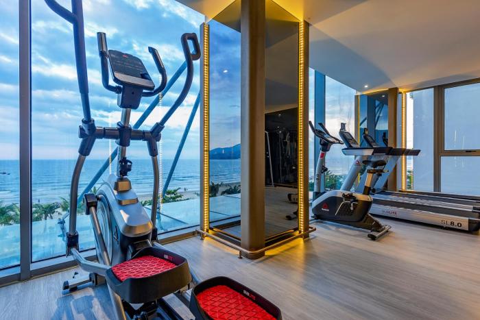 le sands oceanfront danang hotel