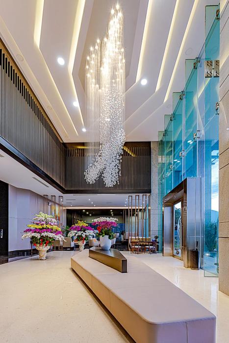 le sands oceanfront danang hotel