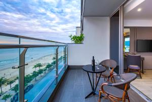 le sands oceanfront danang hotel