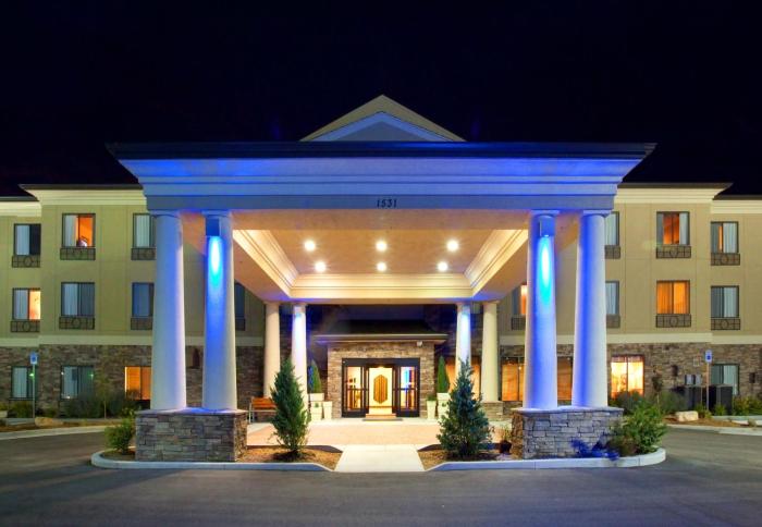 holiday inn express and suites tooele by ihg