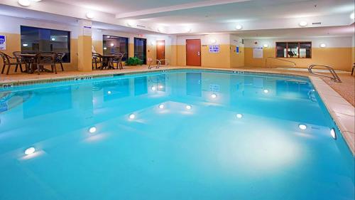 holiday inn express and suites tooele by ihg
