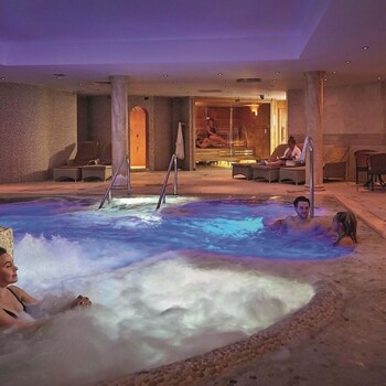 lion quays hotel and spa