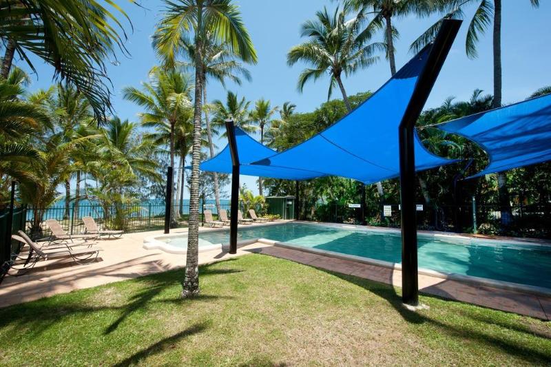 Ellis Beach Oceanfront Bungalows,Cairns>>Buchan Point,3 star