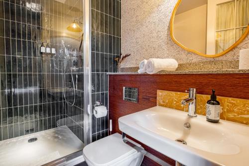 room2 chiswick hometel