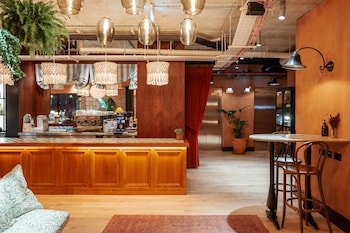 room2 chiswick hometel