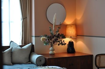 room2 chiswick hometel