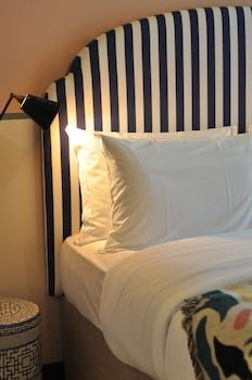 room2 chiswick hometel