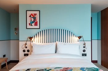 room2 chiswick hometel