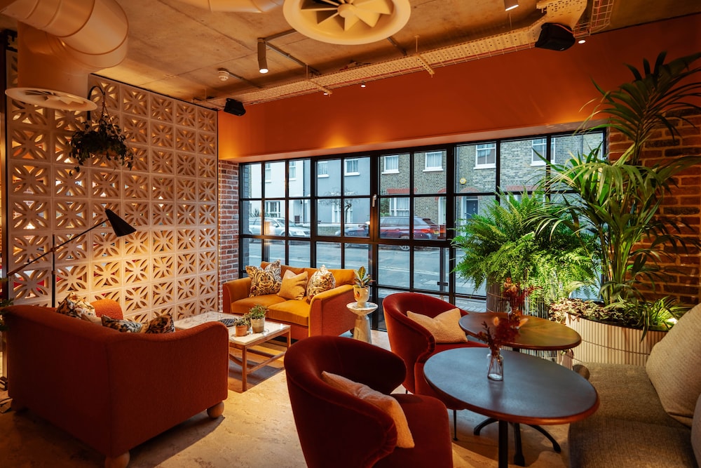 room2 chiswick hometel