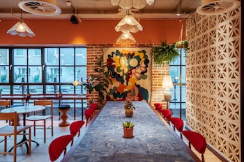 room2 chiswick hometel