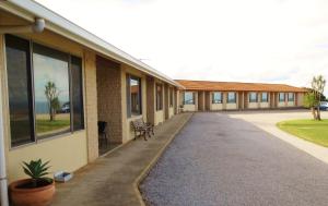 stansbury holiday motel
