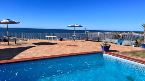 stansbury holiday motel