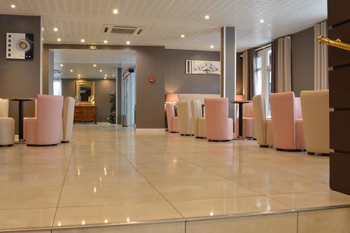 hotel croix des bretons lourdes pyrenees