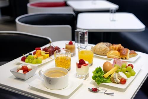 Hotel Felicien By Elegancia,Eiffel Tower>>Boulogne-Billancourt,4 star