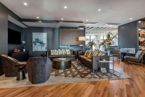 cambria hotel portland downtown old port